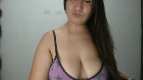 iiisabella online show from March 8, 6:06 am