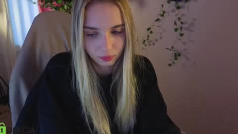 LINA online show from May 15, 2:31 am