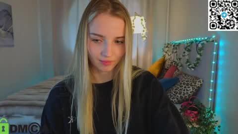 LINA online show from May 22, 2:18 am
