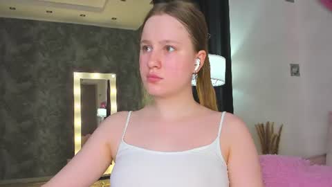 Lina online show from June 11, 3:26 am
