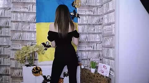 Lina online show from October 27, 8:47 am