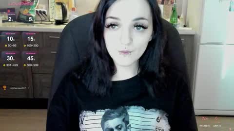 Lina 3  1715622743 online show from September 15, 8:27 am