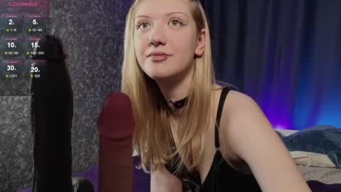 Lina online show from May 23, 9:00 pm
