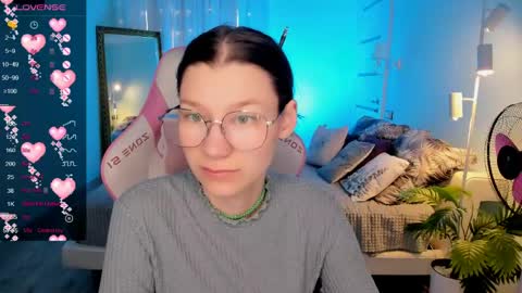 Lina online show from May 2, 3:34 am