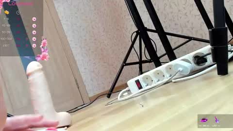 Lina online show from October 12, 9:35 am