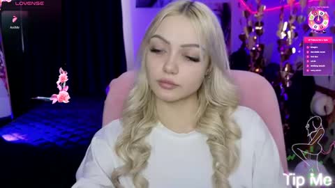 I am Lina online show from April 13, 8:07 am