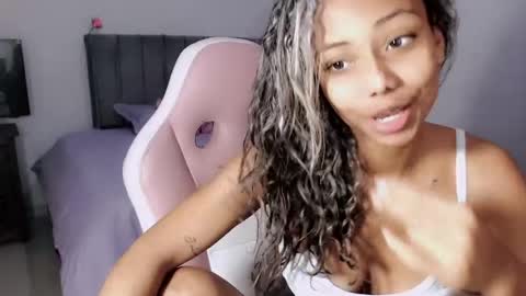 linda brown  online show from April 27, 10:57 am