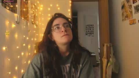 Giggles  online show from November 12, 2:03 am