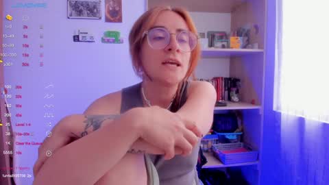 Giggles  online show from February 25, 6:12 pm