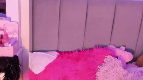 Lindaa maria  online show from January 8, 3:01 am