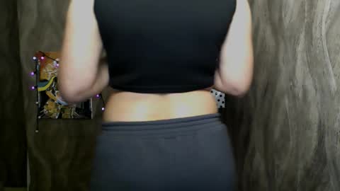 Linda online show from November 25, 4:28 pm