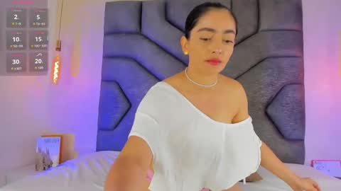 Linda Saenz online show from April 12, 11:47 am