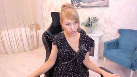 Snapshot of lindasandy chatting on October 1, 6:34 am lindasandy online show from October 1, 6:34 am