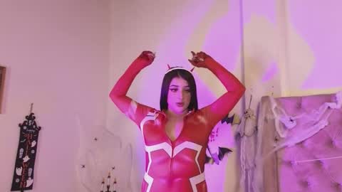 Snapshot of linoshka_1 chatting on October 21, 8:45 pm Luciana online show from October 21, 8:45 pm