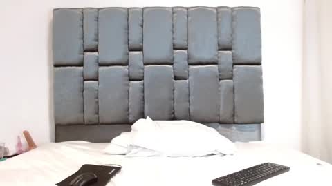 Linsay online show from December 6, 3:02 am