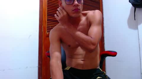 lion_grr online show from February 10, 11:34 pm