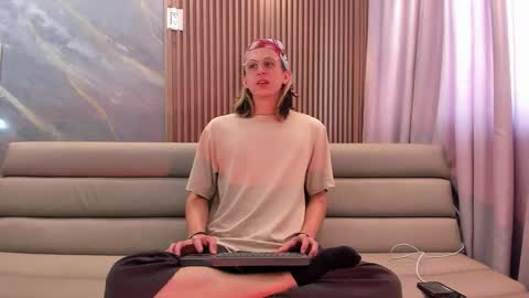 Lior evan online show from November 13, 11:57 am
