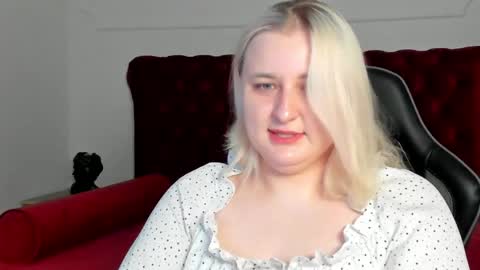 LioraArdyn online show from May 13, 5:17 am