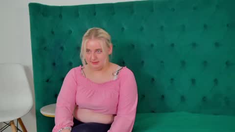 LioraArdyn online show from May 18, 4:07 am