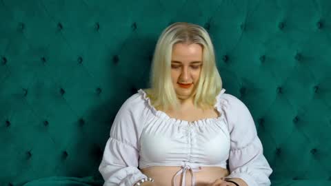 LioraArdyn online show from May 24, 5:30 pm
