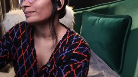 Snapshot of lireesa chatting on February 10, 8:09 am Lire online show from February 10, 8:09 am