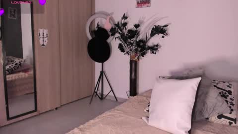 liry online show from November 10, 4:15 am