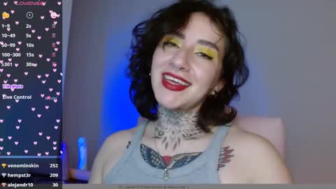 Snapshot of lisa_avila_ chatting on December 29, 2:49 am Lisa online show from December 29, 2:49 am