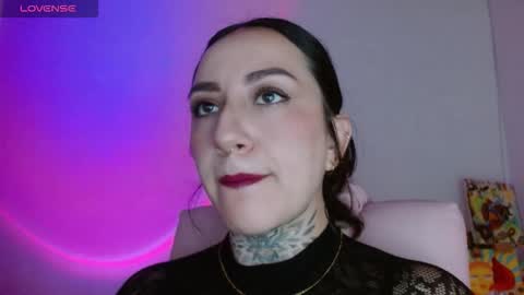 Snapshot of lisa_avila_ chatting on October 21, 2:05 am Lisa online show from October 21, 2:05 am