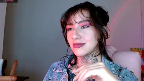 Snapshot of lisa_avila_ chatting on March 6, 3:13 am Lisa online show from March 6, 3:13 am