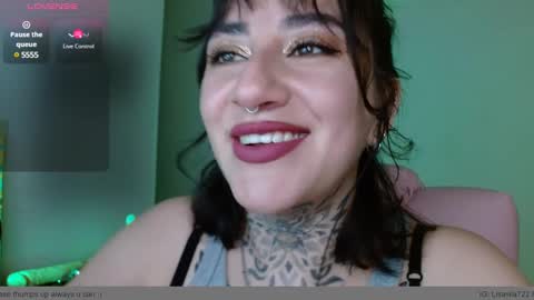 Snapshot of lisa_avila_ chatting on January 22, 2:37 am Lisa online show from January 22, 2:37 am