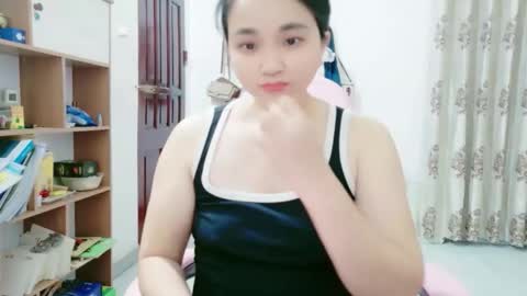 lisa_hanw online show from May 17, 10:30 pm