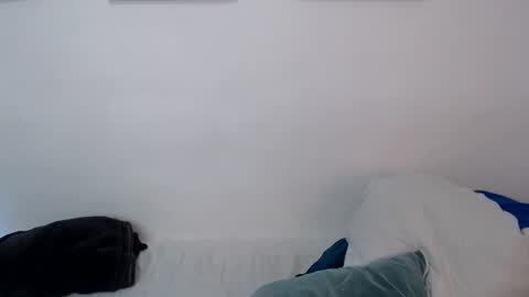 Snapshot of lisa_jenn chatting on December 18, 12:21 am Lisa online show from December 18, 12:21 am