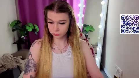 lisa_rabbit online show from July 20, 11:50 pm