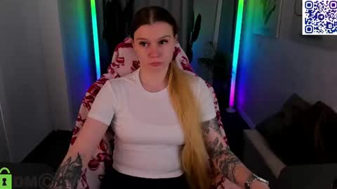 lisa_rabbit online show from June 24, 12:39 am