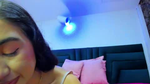 lisa white  online show from April 22, 8:38 pm