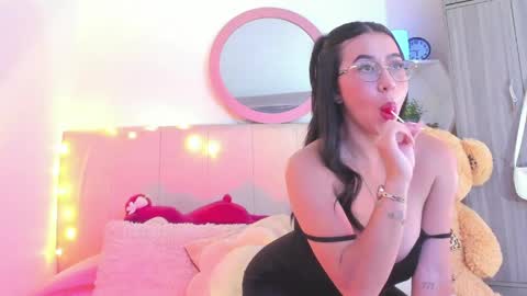 Lisa online show from April 8, 8:56 pm