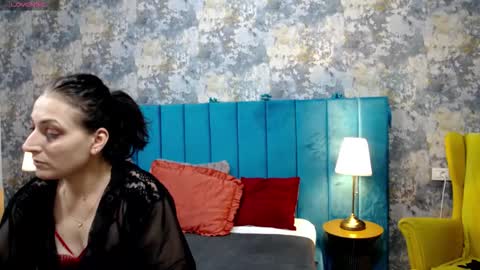 lisacroft online show from December 17, 7:15 am