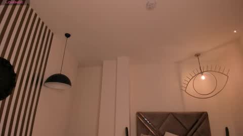 Lisa  Flowers online show from March 24, 11:05 am