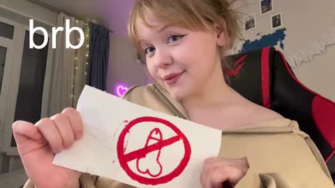 -Lisa- Help me to reach 100 thumbs up3 online show from February 14, 6:40 pm