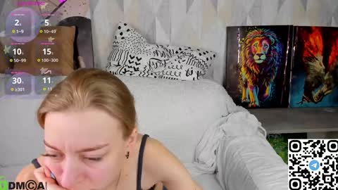Snapshot of lissa_kitsune chatting on October 20, 8:19 am Lissa online show from October 20, 8:19 am