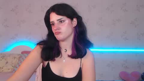 Alice Dont forget to thumbs up its very important  online show from July 12, 7:44 am