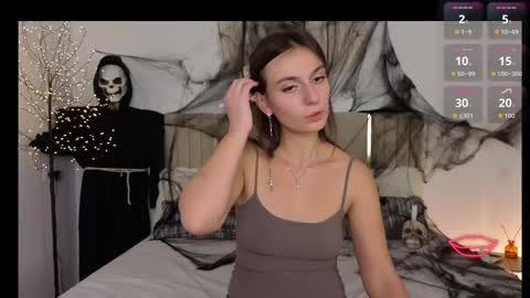 Snapshot of lit1le_mia chatting on October 25, 10:21 pm lit1le_mia online show from October 25, 10:21 pm