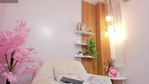 little__doll18 online show from May 4, 4:46 pm