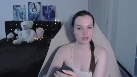 little__flowers online show from August 1, 8:49 am