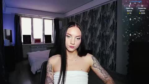 Birdy online show from April 22, 2:46 pm