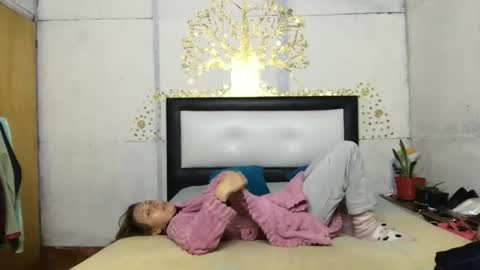 Diablita online show from November 24, 9:30 am