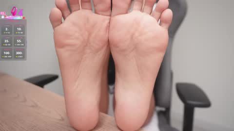 Help me reach 100 likes online show from April 12, 7:18 pm