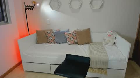 little_kitty4 online show from February 26, 3:10 am