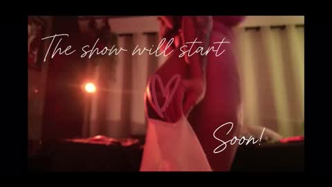 Snapshot of little_maeve chatting on September 12, 10:01 pm Maeve  online show from September 12, 10:01 pm