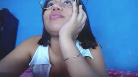 Snapshot of little_onixxx chatting on October 10, 6:36 pm little_onixxx online show from October 10, 6:36 pm
